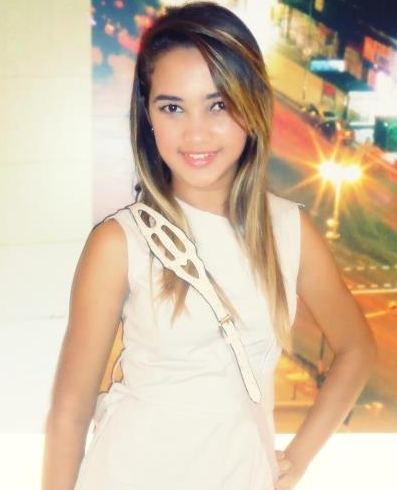 Oi , prazer carol , sou amiga , companheira , simpática e  muito sentimental  , só quem mim conhece que mim leva {...} e amo m.JuniorS. ♥ :3' .