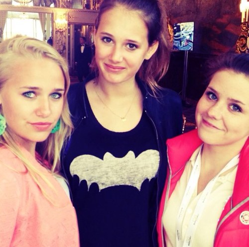 Babette en claire boven alles en iedereen! // i love you liefste, Claire hartje Nina '