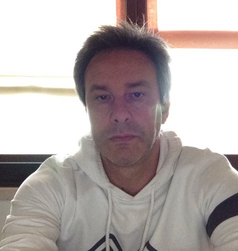 alebezza's profile picture. Cittadino italiano ed europeo, attento al lavoro e alla famiglia. Papa' di Andrea e Lorenzo, innamorato di mia moglie Daniela.