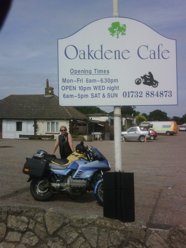 The Oakdene Cafe is a traditional English Cafe Which is also a top meeting place for bikers Serving Fresh Home Cooked English Food on the A20 J2a   
M20 / M26