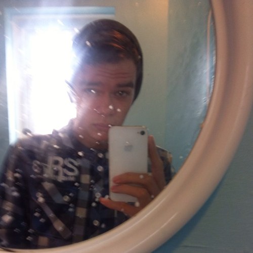 Follow me and ill follow you back!:)
