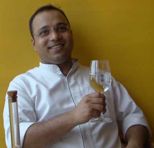 somopriyobasu's profile picture. Chef by profession, rover by intellect and a connoisseur of finer things of life
