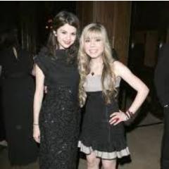 Jennette MCcurdy e Selena Gomez mano isso é muito vida é tudo .