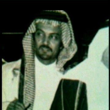 طالبه جامعيه -1991- ارفض ان أطبق عادات وتقاليد أشخاص دفنوا تحت الارض مهتمه بالسياسه  ..
