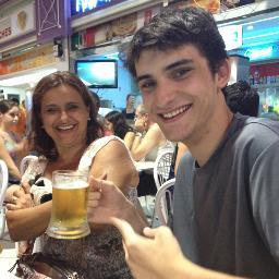 Sempre pensamos no passado e acabamos ficando para tras dos outros, entao pq n pensamos no presente e no futuro e seguimos em frente?