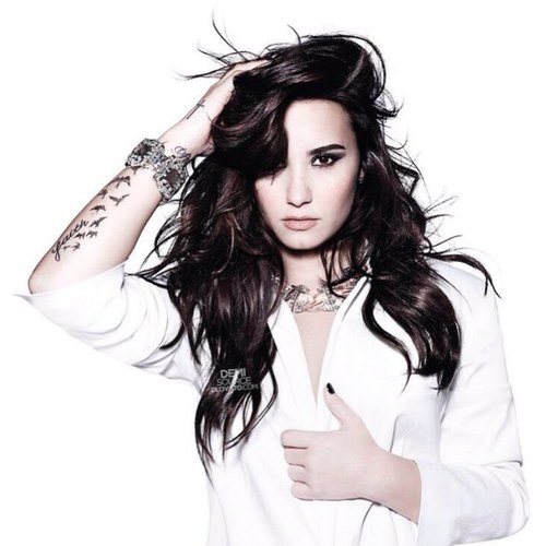 17 years old. High school senior. Female. Anxiety. Depression. Music. Snowboarding. Lovatic