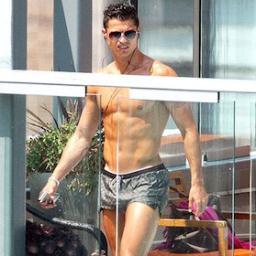 DealingCupcakes's profile picture. The names Hunter.Racer.Drinker.A cupcake dealer.Not your average cowboy.Yeah I'm single and looking. (BI).Want to know more just ask.(Human RP)