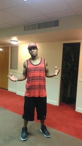 FLAUNTIN ta thA FULLEST