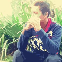 Suka sepak bola dan olahraga fisik