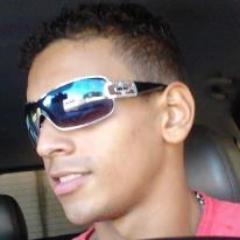 o cara que pensa em vc toda hra....
esse cara sou eu!!