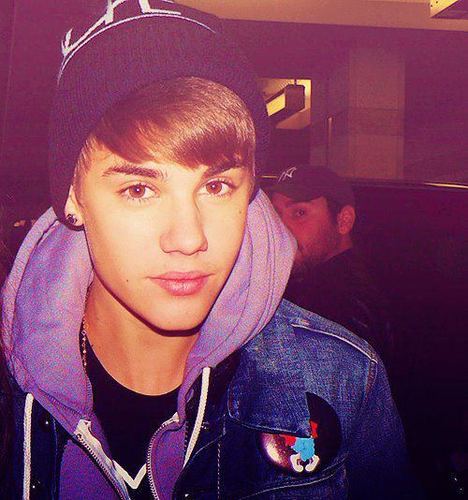 VersosDePasiion's profile picture. ~Jamas llores por alguien que no te merece, nunca te rindas asta cumplir tu sueño y sobretodo... NeverSayNever.