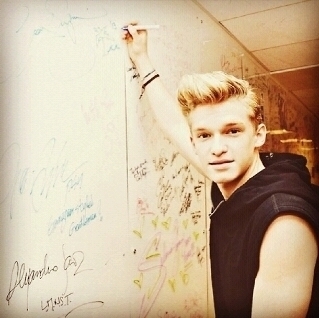 Belieber Angel Directioner Brat |The Wanted, Austin Mahone, Ryan Beatty♥| Daniel Sicart, Albert Baró| 4.9.12 @CodySimpson followed me♥