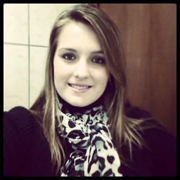 gaúcha, colorada, adoro sol mar e praia, dona de um temperamento único, fã de @jjsovanerao e @Julianjjsv que me segue desde 11/11/12 *-* 

segue ae?