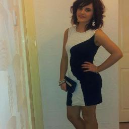 Charmaine_Thom's profile picture. 