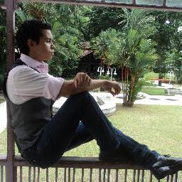 Estudante no IFPA, Aluno do segundo ano do Curso de Telecomunicações.
Jovem Adventista que não fica nem um dia sem Louvar ao senhor Criador em canções.