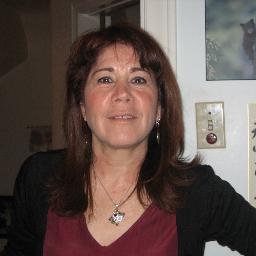 Clinical psychologists, private practitioner, aromatherapist, lover of music and fashion