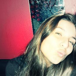 javivivm's profile picture. Estudiante de nutrición y dietetica en la UNAB, amo bailar y ver bailar :) me gusta siempre verle el lado bueno de la vida :D