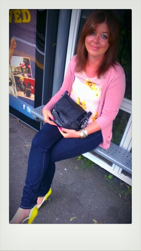 Christinakav345's profile picture. 