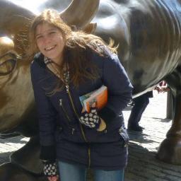 30 años. Licenciada en Ciencias Políticas, egresada de la UBA.