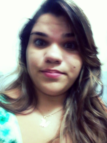 ㅤ16 aninhos , serva do Deus altissimo , timida , chata , ciumenta , boba , irônica ,  futura fisioterapeuta :}