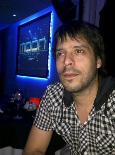 Periodista. Cronista d @informadisimos1 y @elchimentero30 en @mgzntv Trabaje en TyC, en estudio futbol como productor d moviles, junto a Fabbri Recondo y Pagani