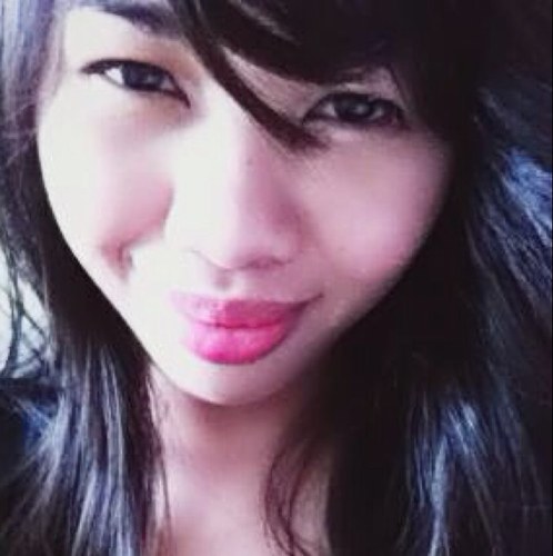 vee_xen's profile picture. passionate about children, dance,cultures and a good book...plus aiming for makng a difference in the world:)