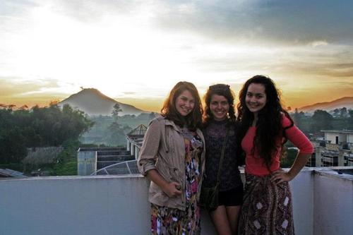 Berastagihomsty's profile picture. Located 2 minutes walk from the town centre, Close to the Shopping Center, 
Post office, internet cafe, fruits market, traditonal market, restaurants, etc.