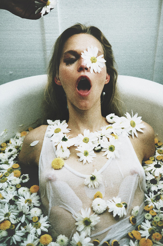 OneXproblem's profile picture. This life is filled with hurt.