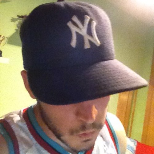 alex3sanchez's profile picture. La vida, llena de soledad, histeria, sufrimiento, tristeza y sin embargo se acaba demasiado deprisa.