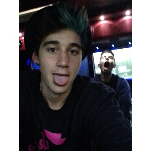 followsniggas2's profile picture. U sHOULD RLY FOLLOW  BBE @cuntjano