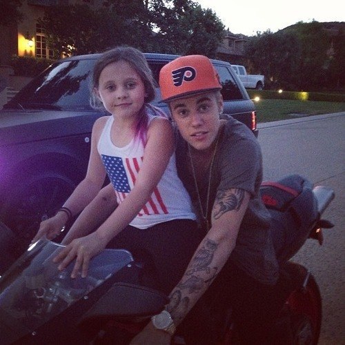 silverhoff's profile picture. My name is Milana. Im 14 years old. Moscow. Belieber since 2010 :)