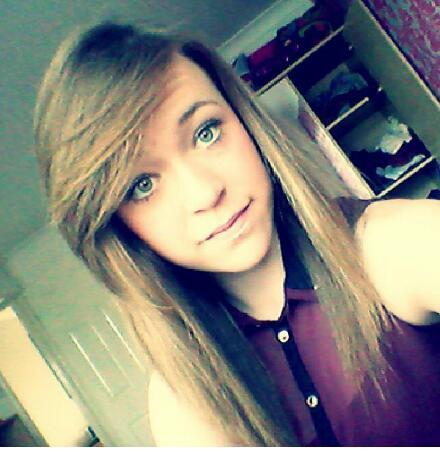 Hey there! Im single, I love one direction and Cats are so adorable!!