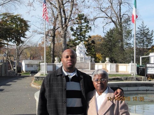 oolisaka's profile picture. Pundit