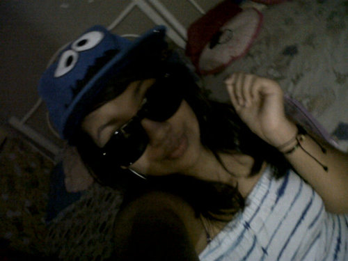 Pxndx - linkin park - paramore - nirvana - green day ..... Y muchas mas *-* q sea una chica no significa q no puedo amar el rock C: