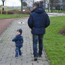 Trotse papa van 'n keeltsie - voestalpine Polynorm - Feyenoord - ⚽️ @VVEemdijk 💚 jeugdvoorzitter - 🙏🏻 - Solexrees - visroken - 🚴🏼