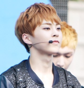 느리게 굴러가는 XIUMEIXIUMIN 입니다. 민석아 사랑해♥