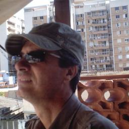 Adoro carros, F1, Futebol,Música, Teatro,meu Signo: Gemeos, meu celular 021-99092286
