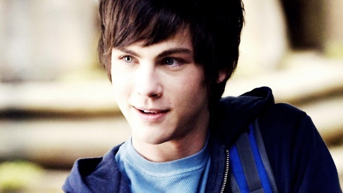 16, Sesos de alga para mi querida Annabeth, Percy Jackson para los demás, hijo de poseidon, como en el agua en ningun sitio, Seh, mi espada es un boli.