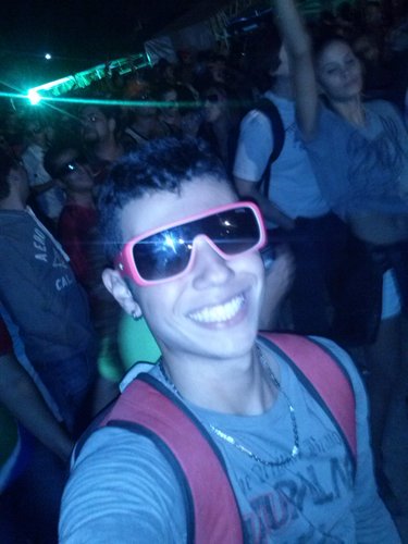 Marginal pra alguns e retardado pra outros. Os que me entendem ? Poucos, Alucinados e Loucos. Instagram @lucasdourado96