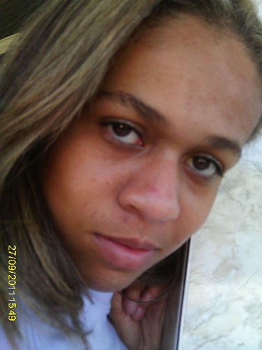 Sou uma mistura de menina e mulher... e isso é o que me torna especial.