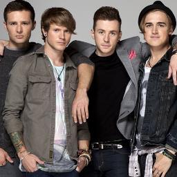 Follow me if you want McFly do a concert in Paris!! Follow me si vous voulez que McFly viennent faire un concert à Paris !! #TeamMcFly #Paris #Concert #Follow
