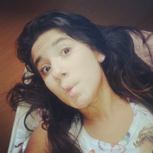 Felicidade é ter o que fazer, ter algo que amar, e algo que esperar. (Aristóteles)