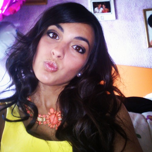 AlbaRujano's profile picture. no hay camino para la paz, la paz es el camino. mahatma gandhi