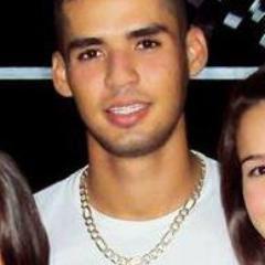João Pessoa PB, 19 anos, estudante de Engenharia de Produção Mecânica e amador de esportes e da vida !

O Homem só para de viver, quando para de sonhar !