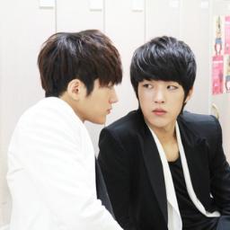 ก็นี่แอคหลุม รู้หนิเอาไว้ระบาย ด่าคน จะส่องทำไม มีไรเคลียแอคจริง @petch0z