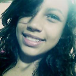 Sou BELIEBER  com muittoo mais que orgulho : *  critica é fácil quero ver fazer  melhor''!   
segue ai :* sigo de volta ;)