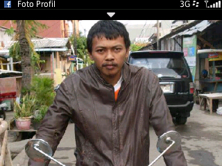 jadilah manusia yang memanusiakan manusia.
No job
No money
No home 
No worries
Belive on god