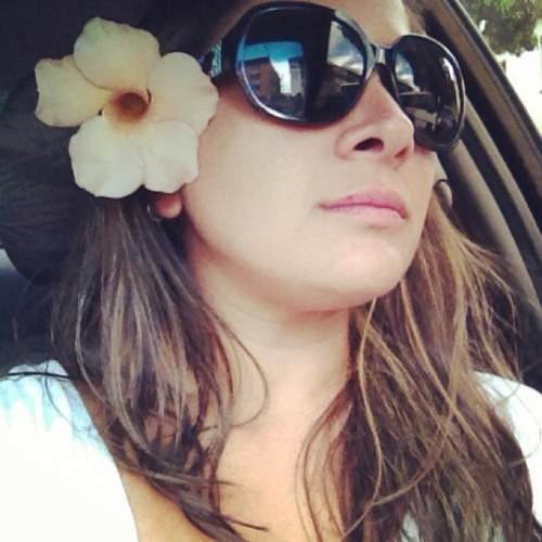 Mujer, diseñador gráfico, teacher, mamá de 2, esposa, hija, ambientalista, luchadora, defensora y yogadicta. Ʒɔ̐ Namaste