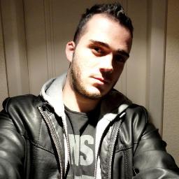Creyente en las vibras. Contador de profesión, estudiante de Finanzas. Diseño Gráfico como hobbie.