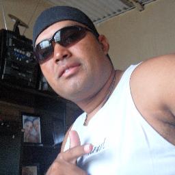 TALVEZ EU NÃO TENHA MUITOS AMIGOS.
MAIS OS QUE EU TENHO SÃO OS MELHORES QUE ALGUÉM PODERIA TER.